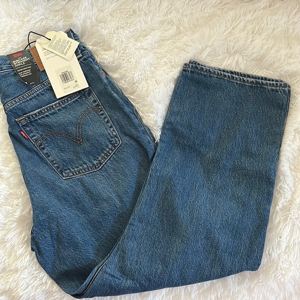 Women’s Ribcage high rise Levis